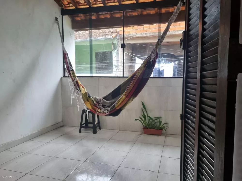 Casa à venda com 3 quartos, 67m² - Foto 2