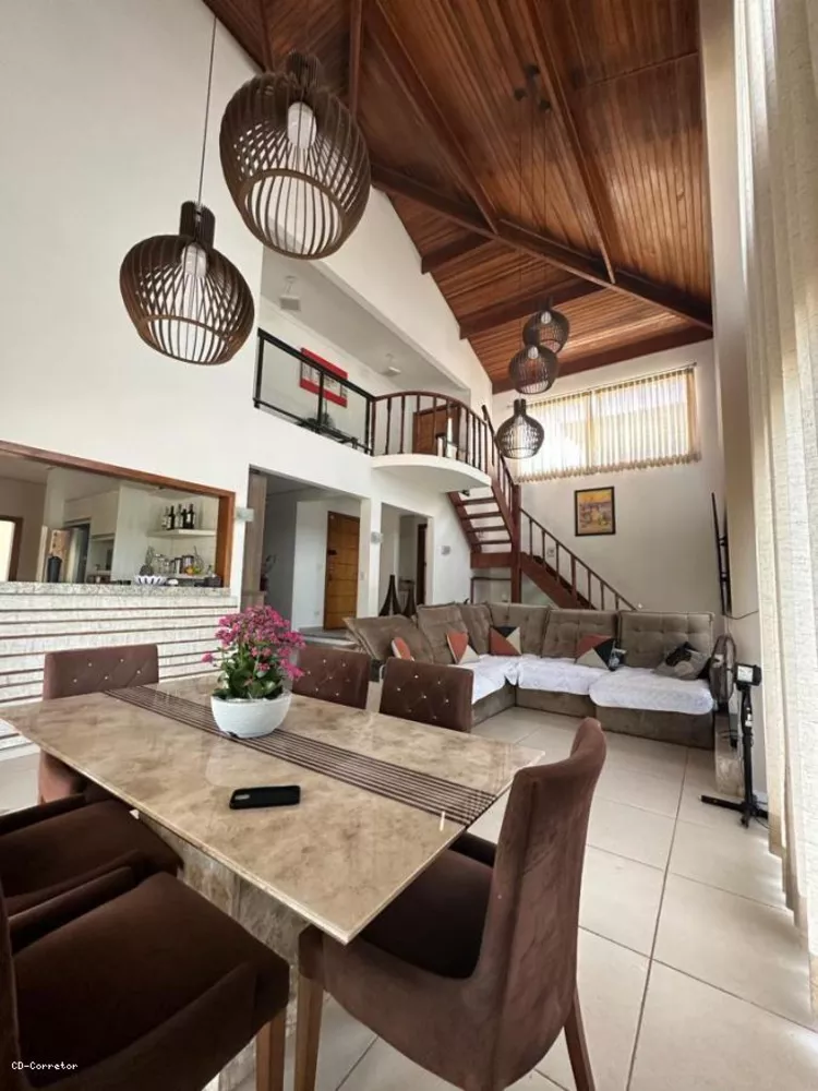 Casa de Condomínio à venda com 4 quartos, 1000m² - Foto 1