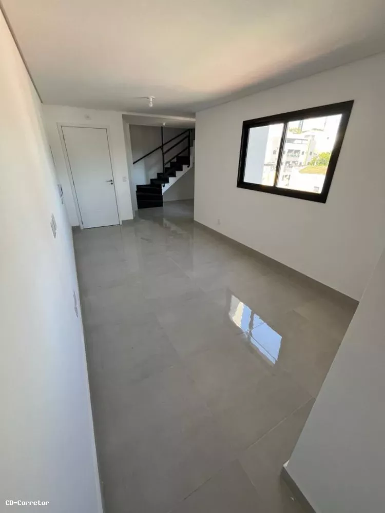 Apartamento à venda com 3 quartos, 128m² - Foto 2