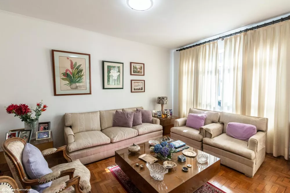 Apartamento à venda com 3 quartos, 200m² - Foto 2