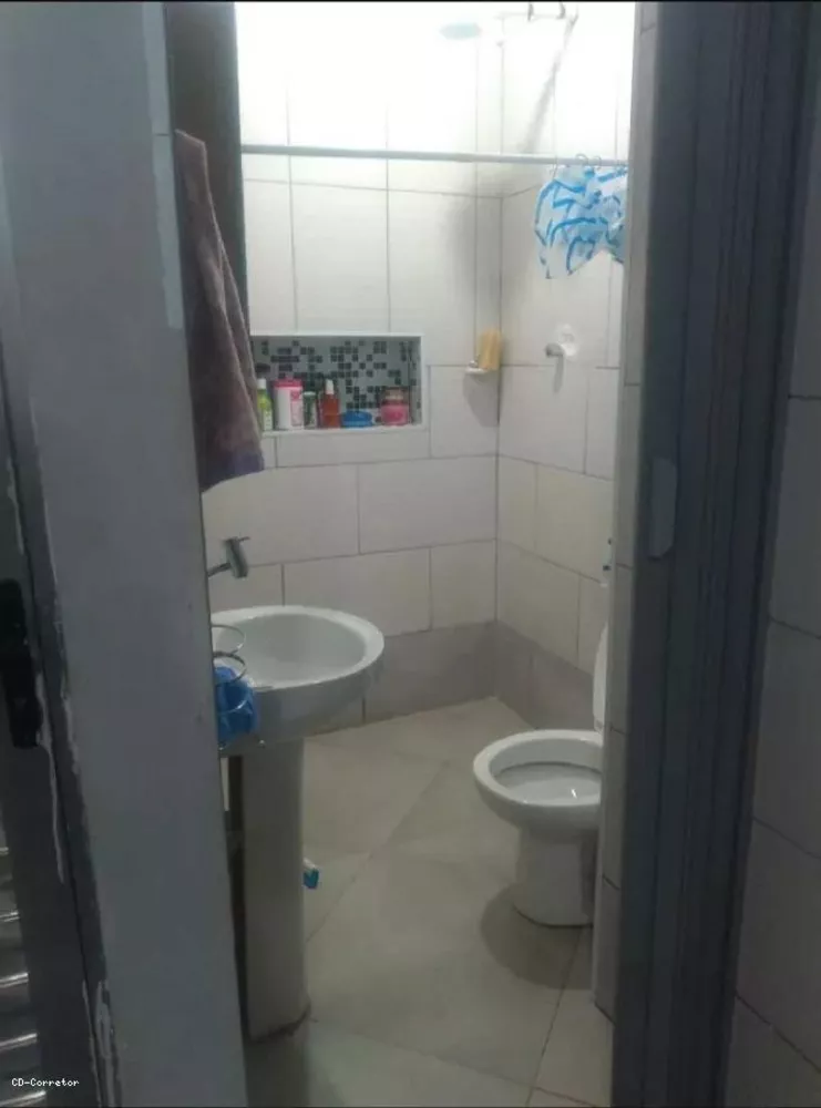 Casa à venda com 2 quartos, 70m² - Foto 4