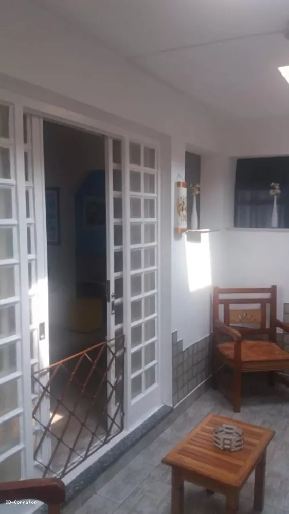 Casa à venda com 2 quartos, 157m² - Foto 2