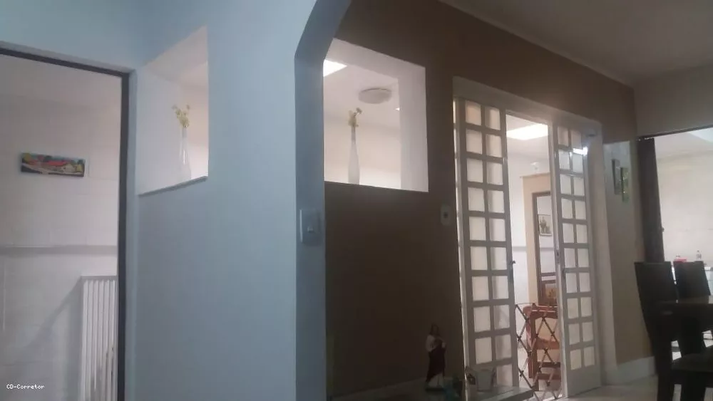 Casa à venda com 2 quartos, 157m² - Foto 3