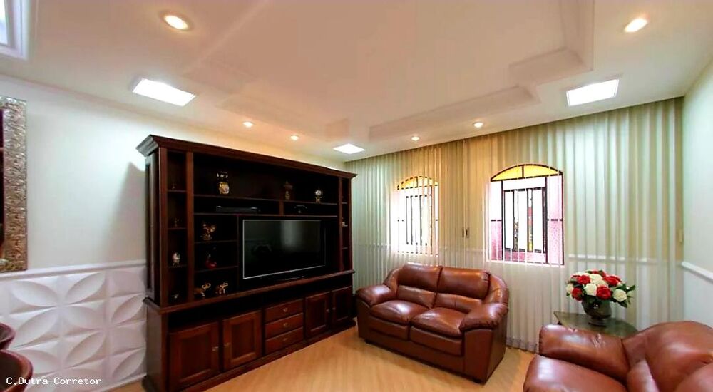 Sobrado à venda com 3 quartos, 238m² - Foto 1