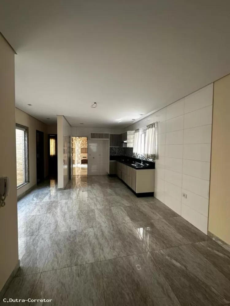 Casa à venda com 3 quartos, 193m² - Foto 1