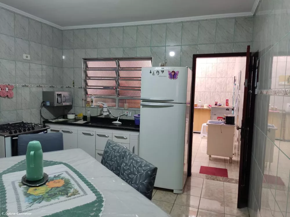 Sobrado à venda com 3 quartos, 179m² - Foto 1