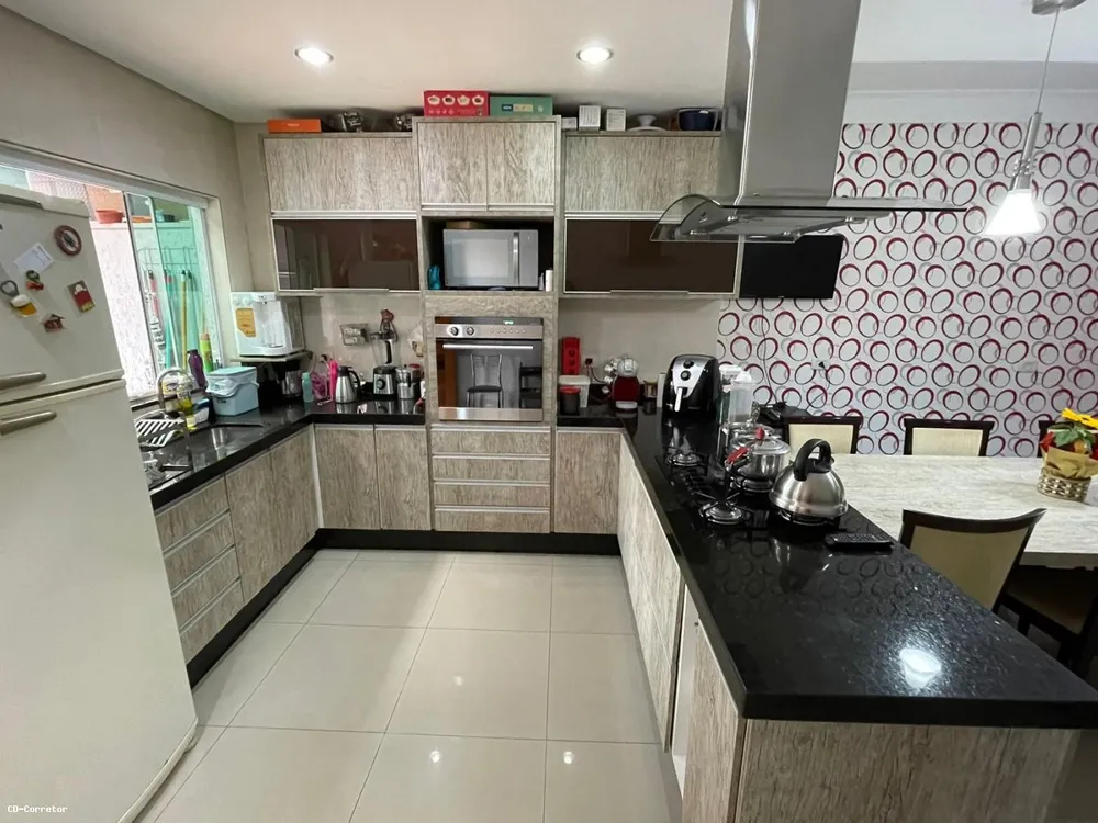 Casa, 3 quartos, 250 m² - Foto 2