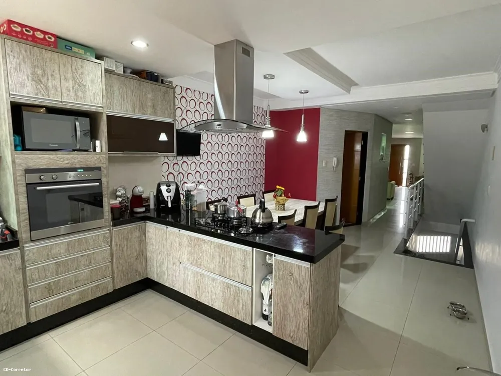 Casa, 3 quartos, 250 m² - Foto 1