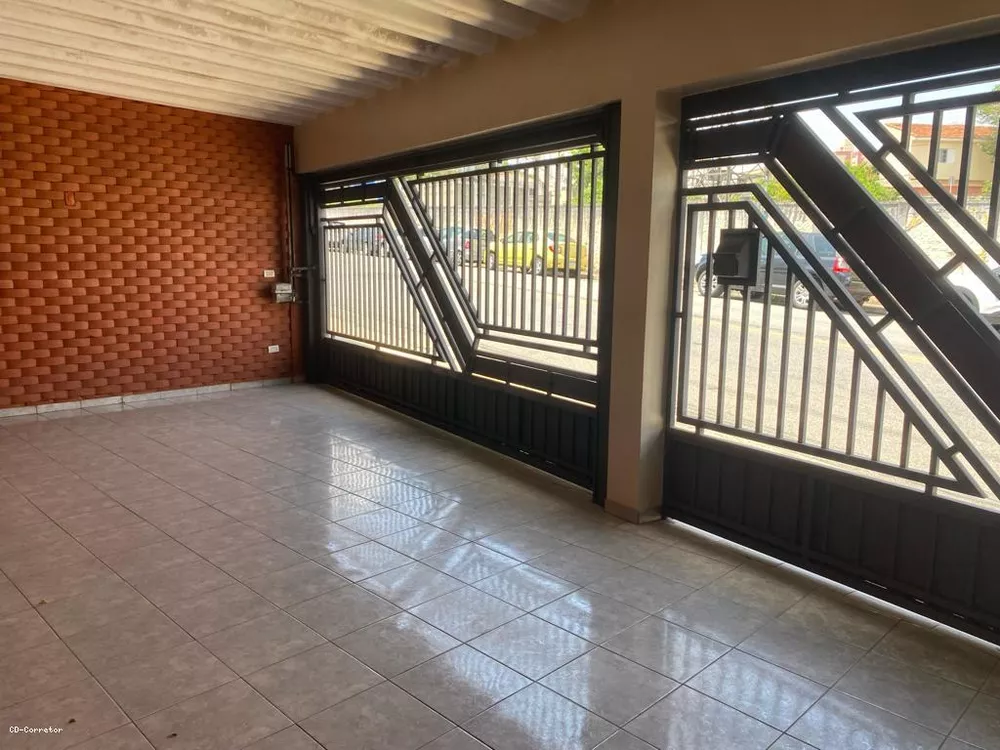 Sobrado à venda com 4 quartos, 225m² - Foto 2