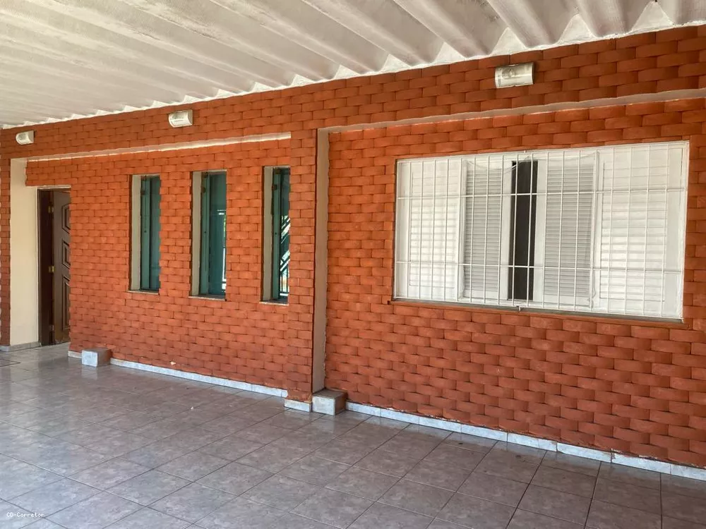 Sobrado à venda com 4 quartos, 225m² - Foto 1