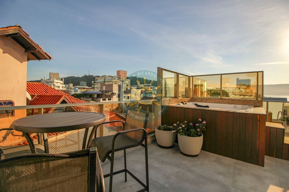 Apartamento à venda com 3 quartos, 232m² - Foto 3