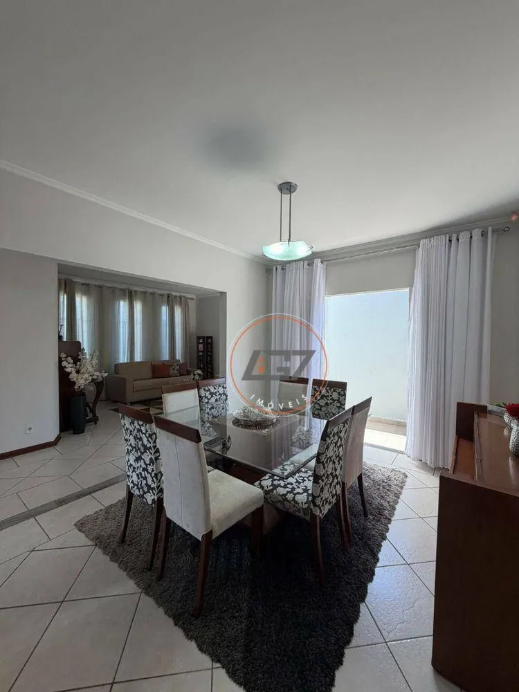 Casa, 3 quartos, 220 m² - Foto 9