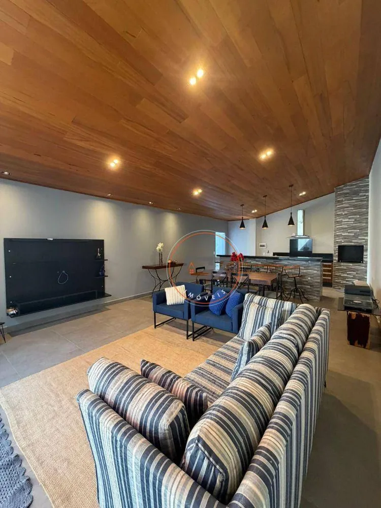 Casa, 3 quartos, 220 m² - Foto 1