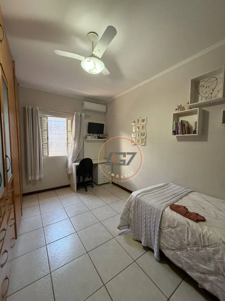 Casa, 3 quartos, 220 m² - Foto 14