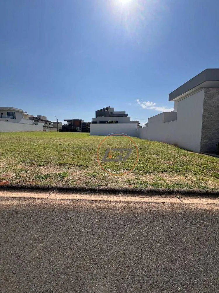 Loteamento e Condomínio, 300 m² - Foto 1