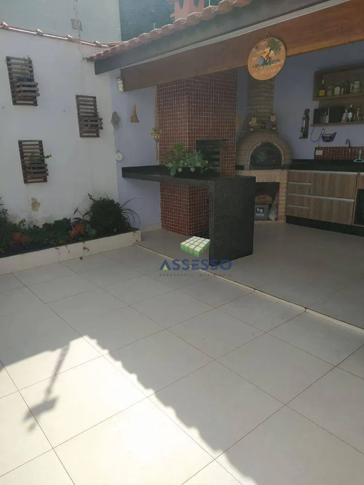 Casa, 4 quartos, 192 m² - Foto 2