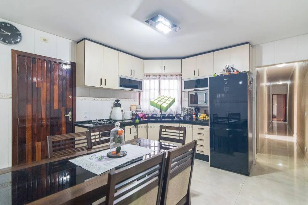 Casa, 3 quartos, 243 m² - Foto 1