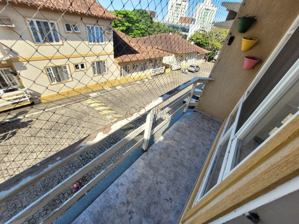 Apartamento à venda com 3 quartos, 77m² - Foto 1