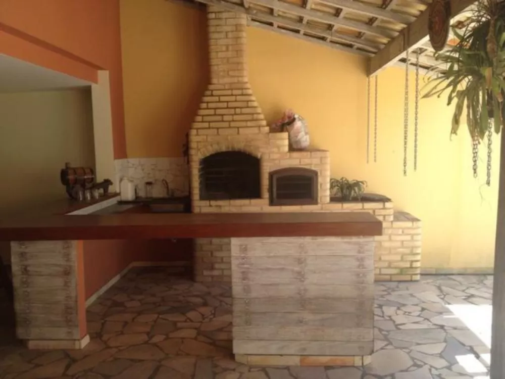 Casa, 4 quartos, 240 m² - Foto 1