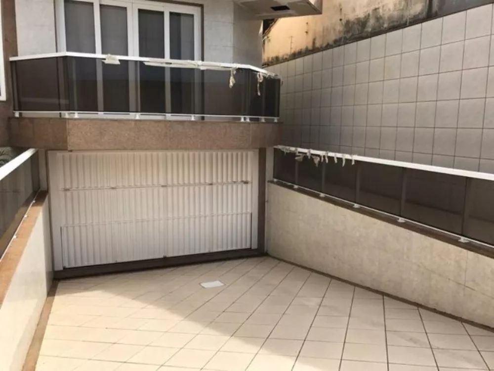 Casa à venda com 6 quartos, 440m² - Foto 2