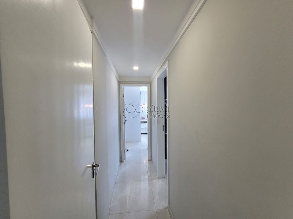 Apartamento à venda com 4 quartos, 200m² - Foto 2