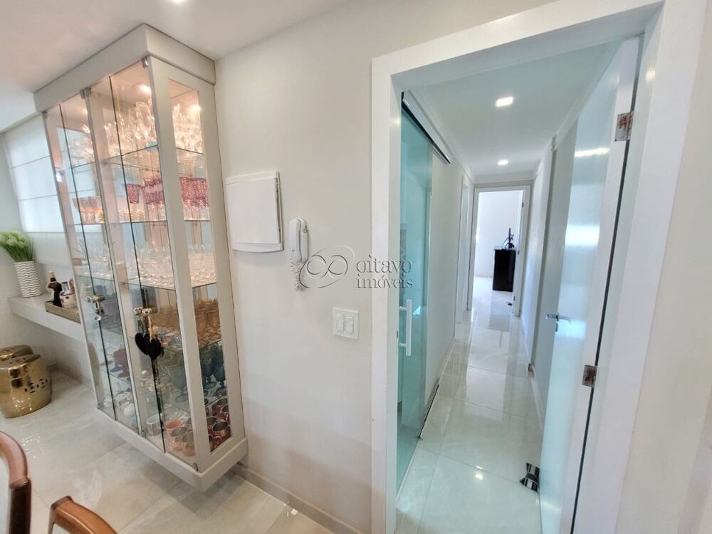 Apartamento à venda com 4 quartos, 200m² - Foto 6