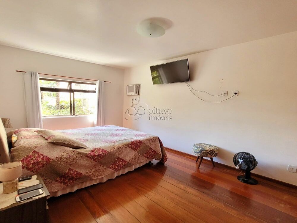 Apartamento à venda com 3 quartos, 194m² - Foto 2