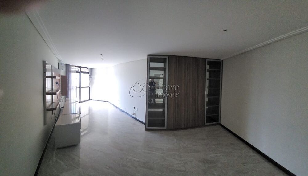 Apartamento à venda com 3 quartos, 157m² - Foto 2