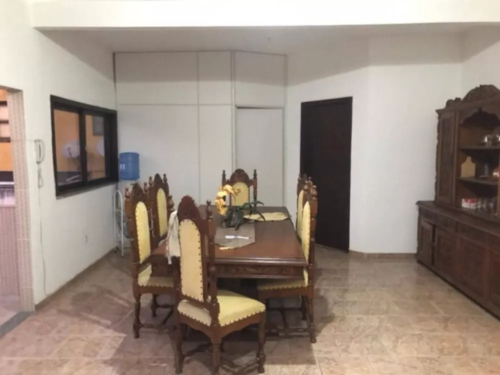 Casa à venda com 5 quartos, 390m² - Foto 2