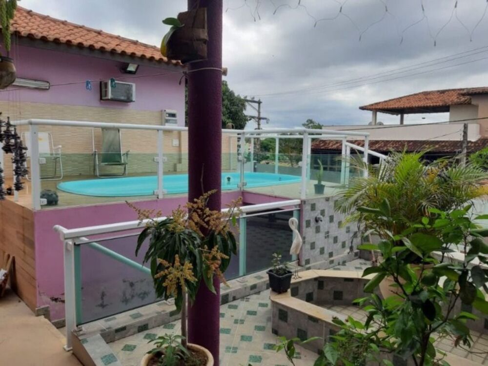 Casa à venda com 4 quartos, 250m² - Foto 2
