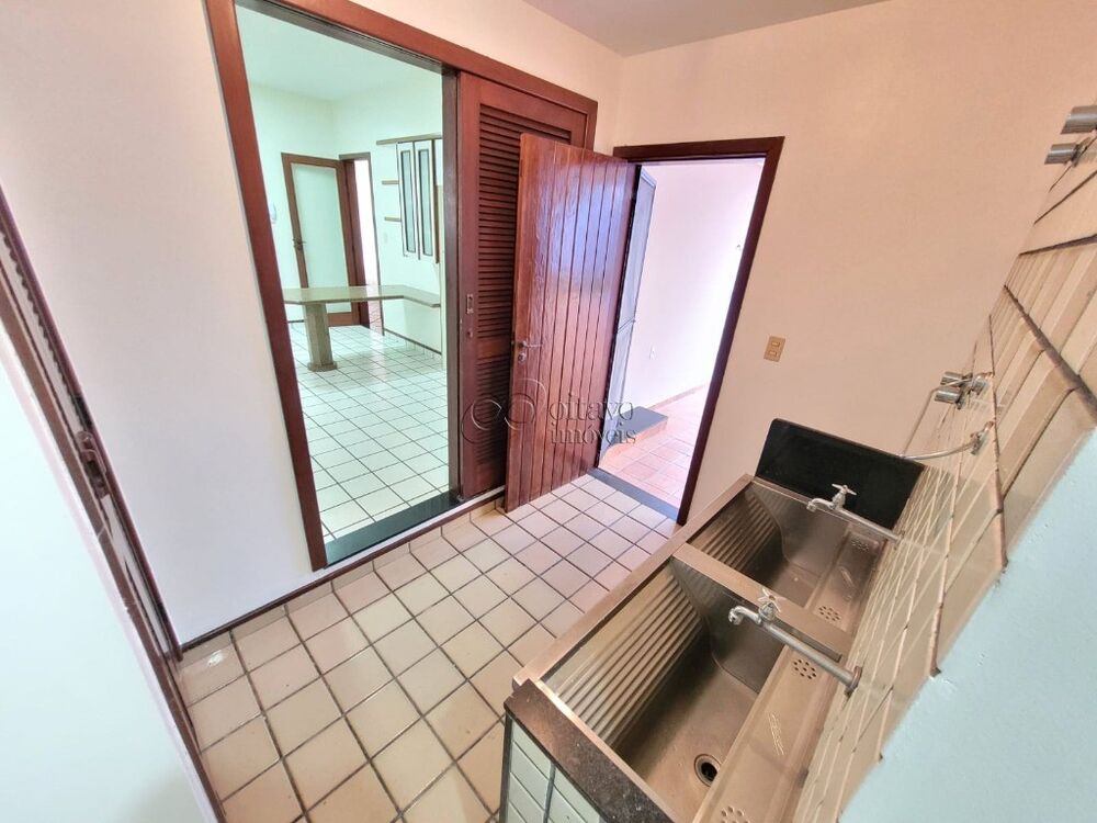 Casa à venda com 5 quartos, 460m² - Foto 4