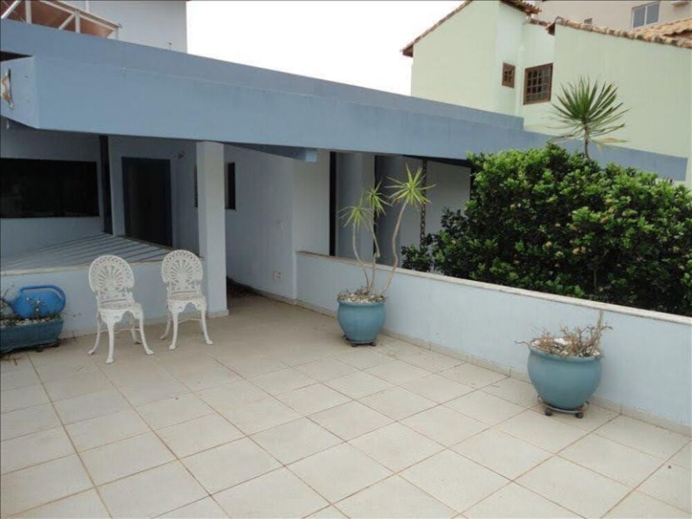 Casa à venda com 4 quartos, 450m² - Foto 2