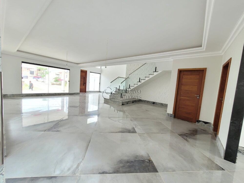 Casa à venda com 4 quartos, 354m² - Foto 2