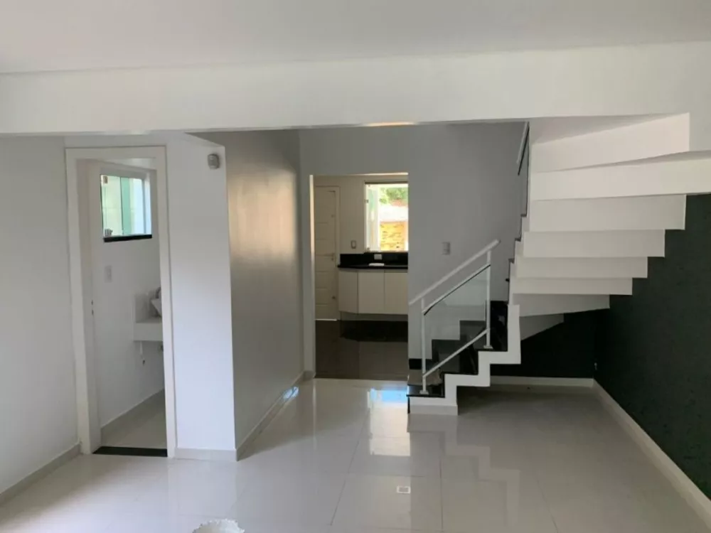 Casa à venda com 3 quartos, 230m² - Foto 4