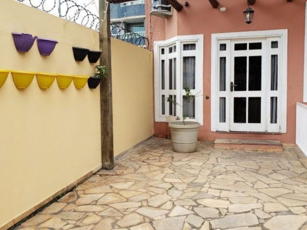 Casa à venda com 4 quartos, 484m² - Foto 1