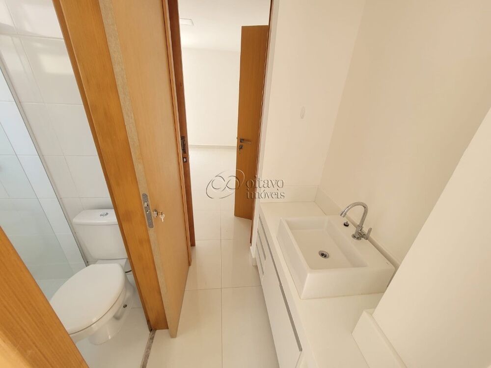 Apartamento à venda com 3 quartos, 130m² - Foto 2