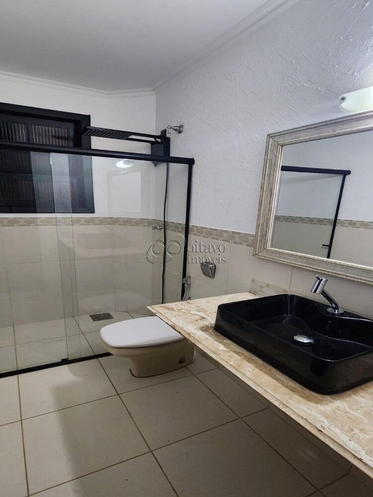 Casa à venda com 4 quartos, 380m² - Foto 2