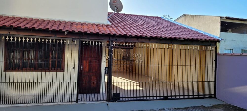Casa à venda com 2 quartos, 110m² - Foto 1