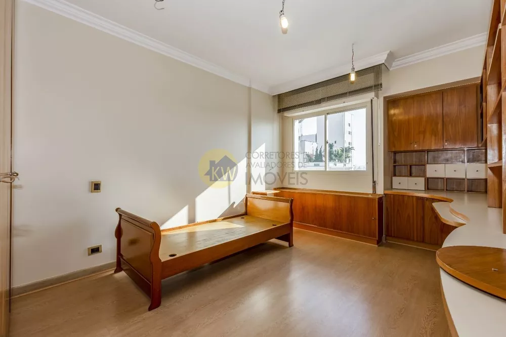 Apartamento à venda com 3 quartos, 236m² - Foto 3