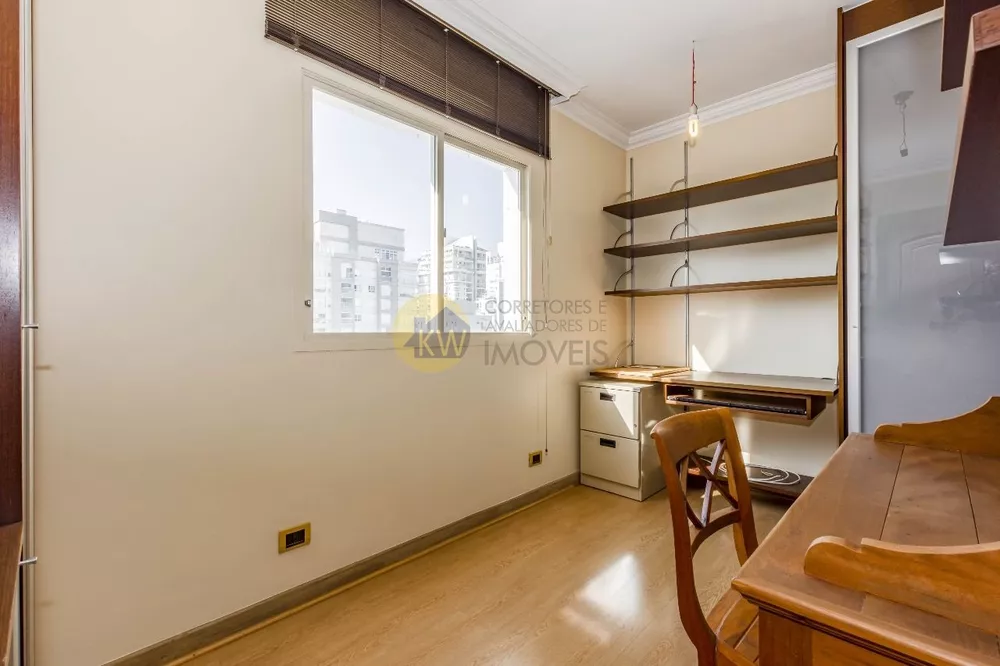 Apartamento à venda com 3 quartos, 236m² - Foto 2