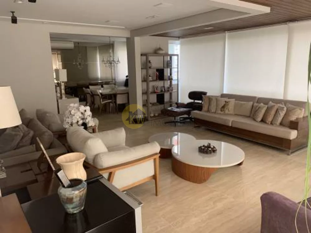 Apartamento à venda com 4 quartos, 205m² - Foto 1