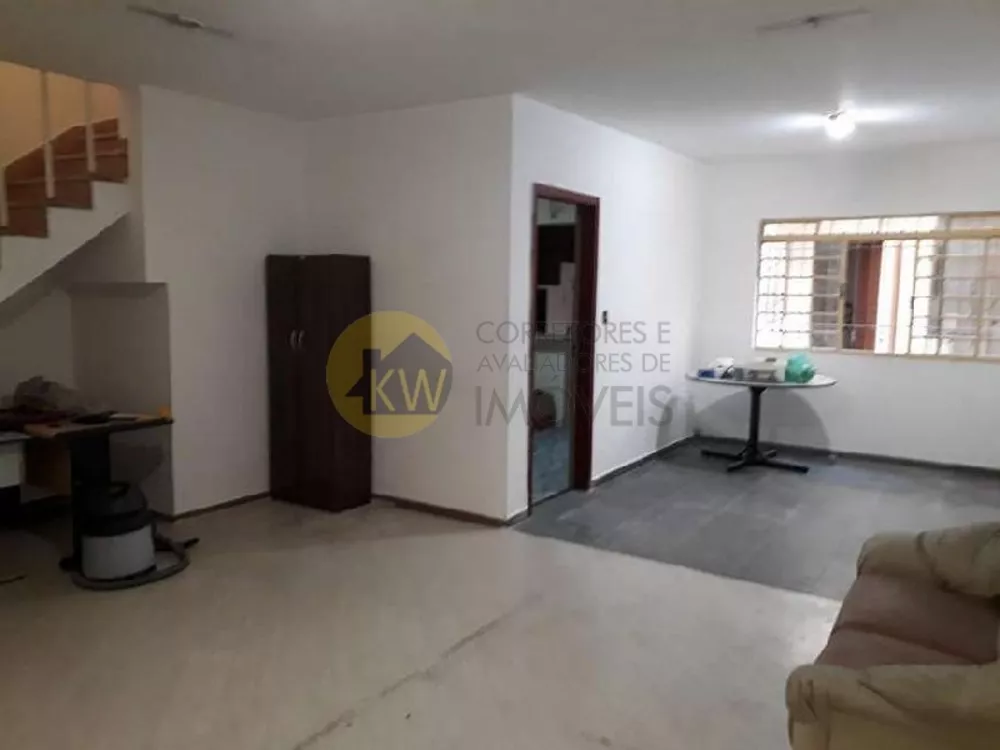 Casa à venda com 4 quartos, 270m² - Foto 2