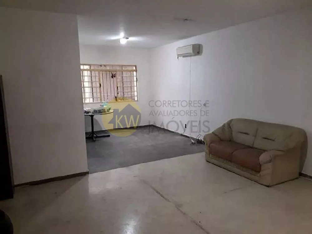 Casa à venda com 4 quartos, 270m² - Foto 1