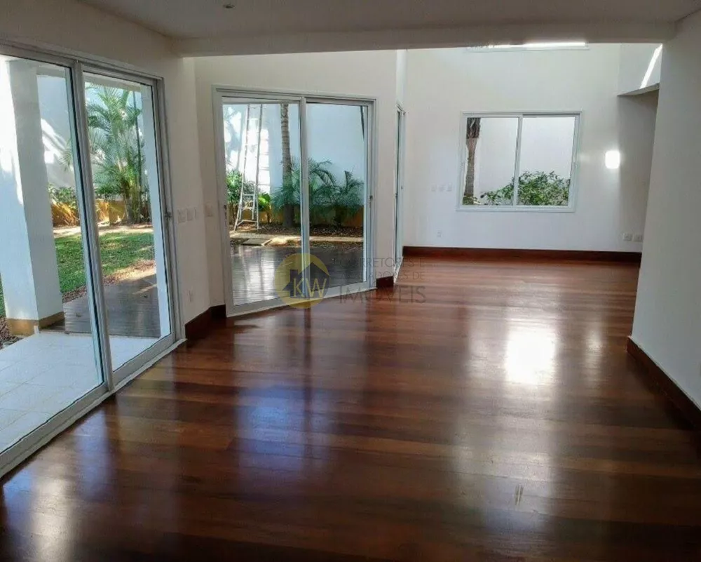 Casa de Condomínio à venda e aluguel com 5 quartos, 650m² - Foto 2