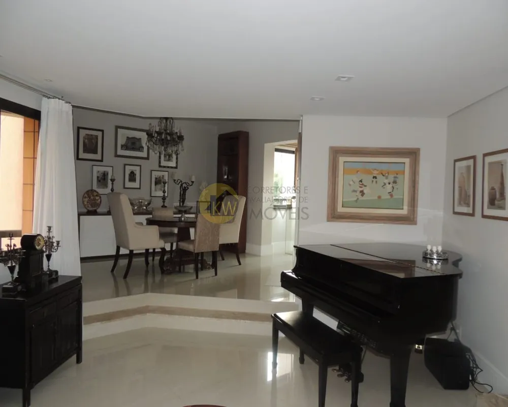 Apartamento, 3 quartos, 240 m² - Foto 1