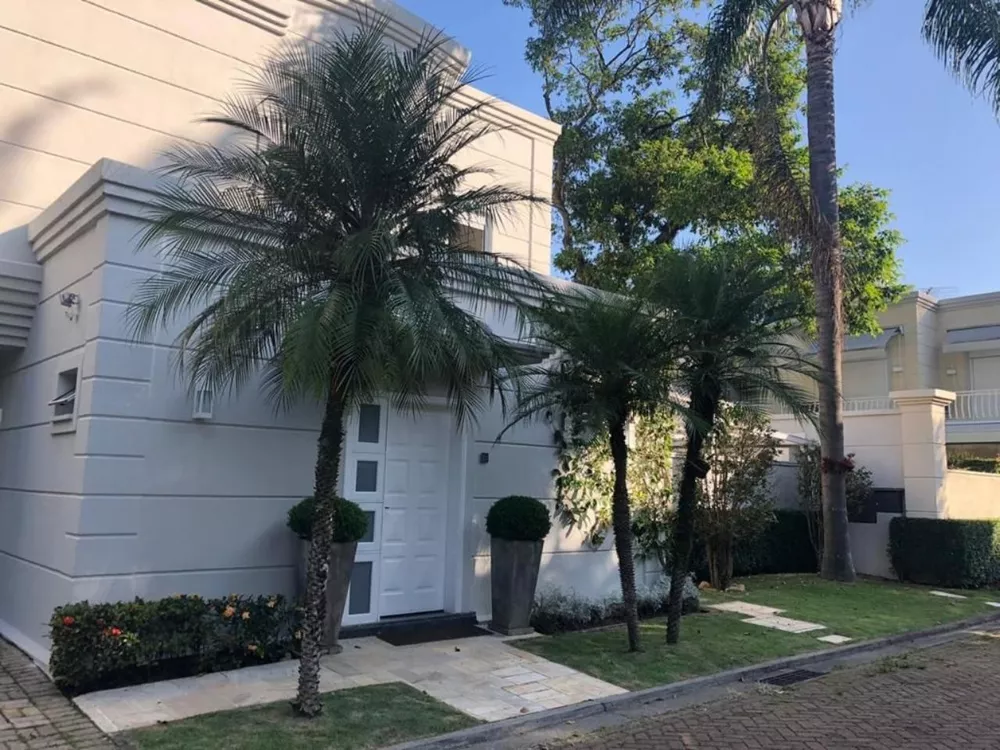 Casa de Condomínio à venda e aluguel com 4 quartos, 350m² - Foto 1