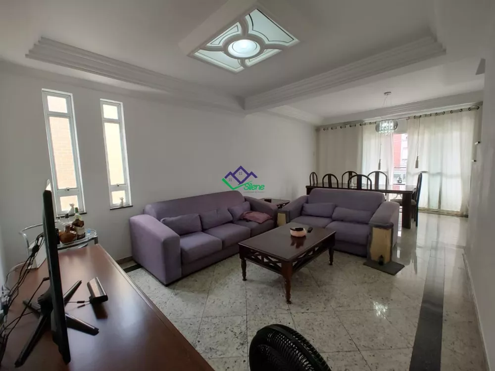 Casa à venda com 5 quartos, 230m² - Foto 3