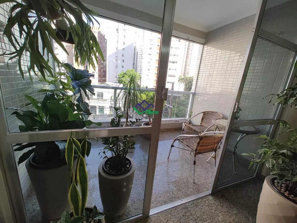 Apartamento à venda com 3 quartos, 165m² - Foto 2