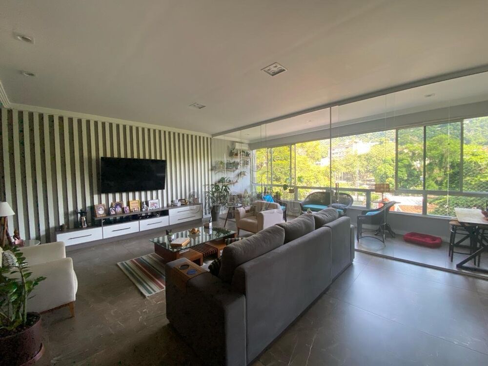 Apartamento à venda com 4 quartos, 242m² - Foto 1