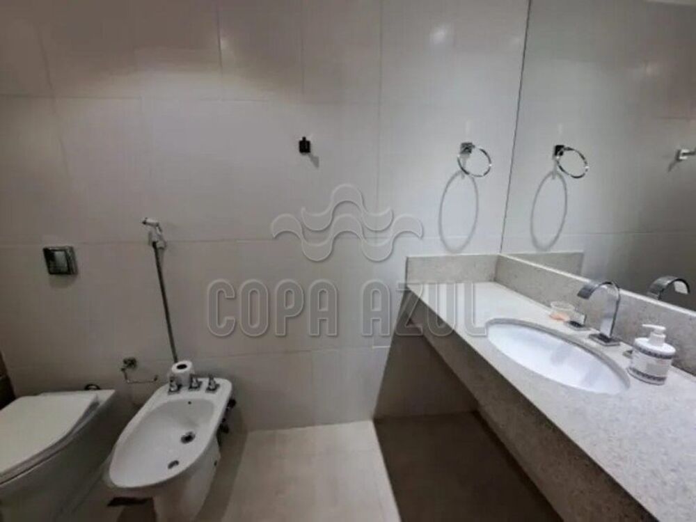 Apartamento à venda com 4 quartos, 220m² - Foto 12